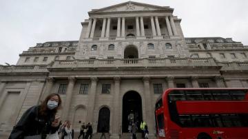 Bank of England eyes sub-zero rates in face of virus, Brexit