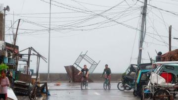 Super typhoon weakens after slamming Philippines; 7 dead