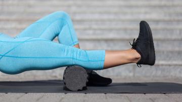 How to Use a Foam Roller Before and After a Workout