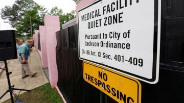 City repeals noise rule on only Mississippi abortion clinic
