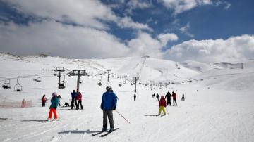 UN: Skiing may not spread coronavirus but slopes still risky