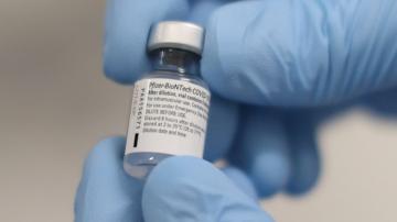 Pfizer COVID-19 vaccine faces last hurdle before US decision