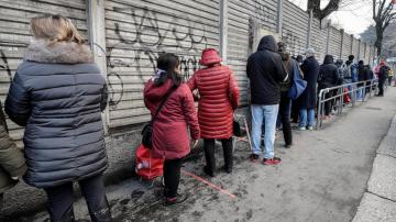 Pandemic exposes the vulnerability of Italy's 'new poor'