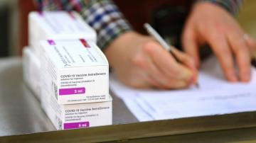 UK to ramp up inoculations with Oxford-AstraZeneca vaccine