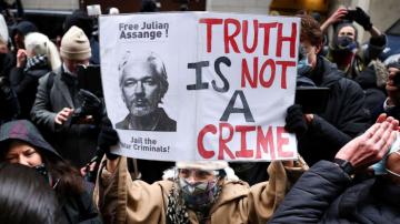 Judge blocks Julian Assange's extradition to US