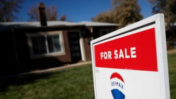 US long-term mortgage rates flat; 30-year stays at 2.73%