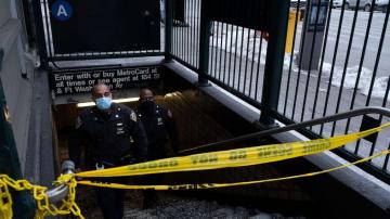 New York police deploy more than 600 officers to patrol subways after stabbings