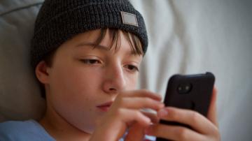 When Should Your Kid Get Their First Cell Phone?