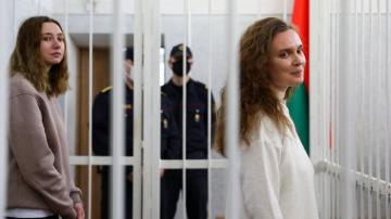 2 Belarusian journalists sent to prison for covering protest