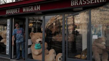 AP PHOTOS: Bookseller keeps Paris plush with teddy bears