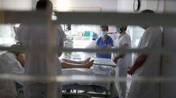 ICU cases creep toward new peak in French virus surge