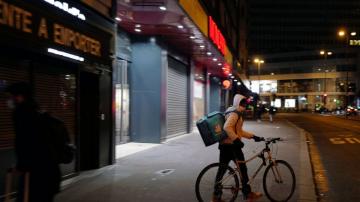 Deliveroo shares tumble by third on UK stock market debut