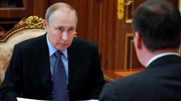 Putin calls Argentine leader with COVID despite Sputnik shot