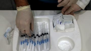 Watchdog: Lebanon's vaccination of refugees, migrants lags