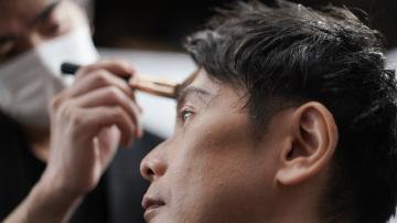 Japanese businessmen brighten makeup industry amid pandemic