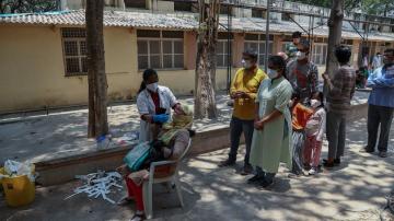 Desperate Indians turn to unproven drugs as virus surges