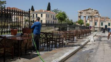 Cafes, restaurants reopen in Greece for outdoor service