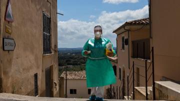 AP PHOTOS: Spain takes vaccines to the rural homebound