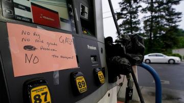 Conservatives seize on gas crunch to blame Biden, stir base