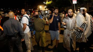 2 dead, over 160 injured in Jerusalem bleacher collapse