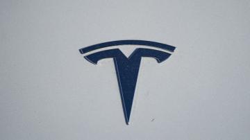 Safety ratings yanked after Tesla pulls radar from 2 models