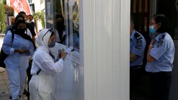 Crossing points reopen in split Cyprus as virus numbers fall