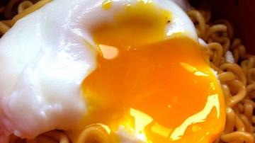 Poach an Egg Right in Your Instant Ramen