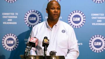 UAW leaders pick Secretary-Treasurer Ray Curry to run union