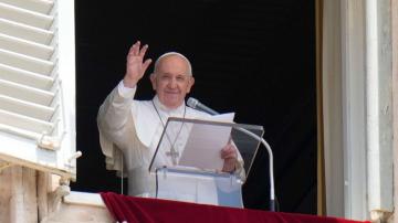 Pope temporarily had fever 3 days after intestinal surgery