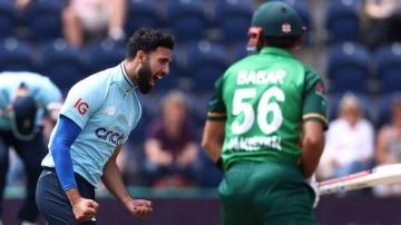 England v Pakistan: Saqib Mahmood takes 4-42 as new-look hosts thrash tourists by nine wickets
