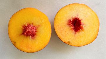 You've Probably Been Pitting Peaches Wrong This Whole Time