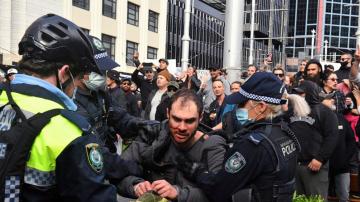 Thousands protest lockdown in Sydney, several arrested