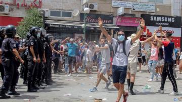 Violent protests in Tunisia over the economy, virus spread