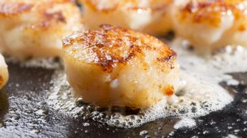 The Difference Between Bay Scallops and Sea Scallops, and How to Cook Both