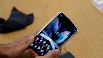 Samsung slashes prices in bid to boost foldable phone sales