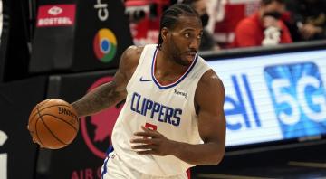 Clippers officially re-sign superstar forward Kawhi Leonard