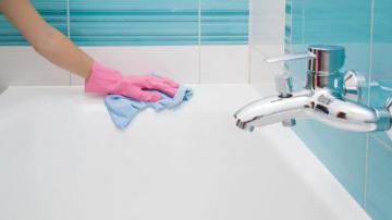 How to Clean Mold From Tub, Tile, and Grout Corners With Just Toilet Paper