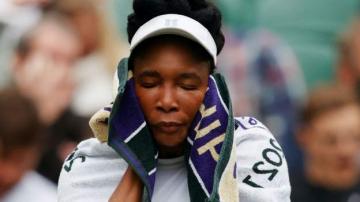 Chicago Women's Open: Venus Williams crashes out in first round