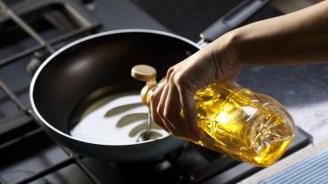 In Defense of Cheap, Plain Ol' Vegetable Oil