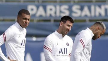 Lionel Messi, Neymar and Kylian Mbappe named in PSG squad for Reims game