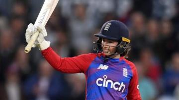England v New Zealand: Tammy Beaumont crashes 97 as hosts win first Twenty20