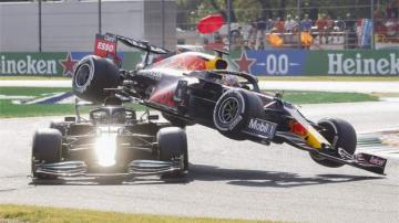 Italian GP: Lewis Hamilton & Max Verstappen collide as Daniel Ricciardo wins for McLaren