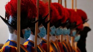 3 Swiss Guards who refused vaccination return to Switzerland