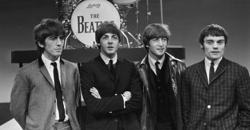 Top 10 greatest Beatles songs ever released (12 GIFs)