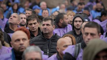 Bulgarian coal miners demand job security, fear changes