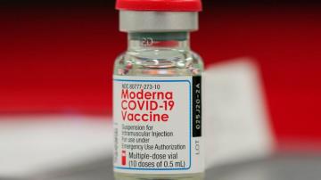 FDA panel endorses lower-dose Moderna COVID shot for booster