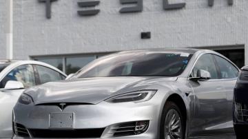 Tesla wants to keep secret its response in Autopilot probe