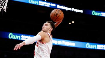 Report: Bulls’ Zach LaVine has ligament tear in thumb, intends to continue playing
