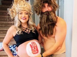 These pregnant women absolutely NAILED their Halloween costumes (28 Photos)