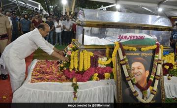 "Final Salute":  Actor Puneeth Rajkumar Paid Last Respects In Karnataka